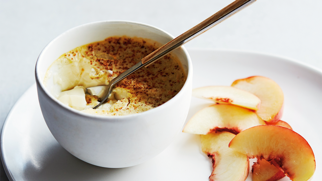 Baked custard with peaches